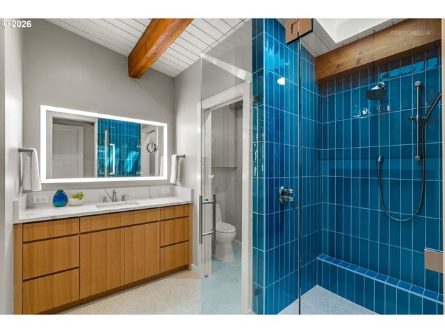 4550 DOGWOOD Dr, Lake Oswego, OR 97035