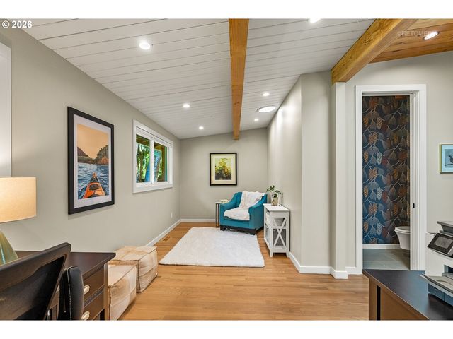 4550 DOGWOOD Dr, Lake Oswego, OR 97035