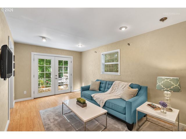 4550 DOGWOOD Dr, Lake Oswego, OR 97035