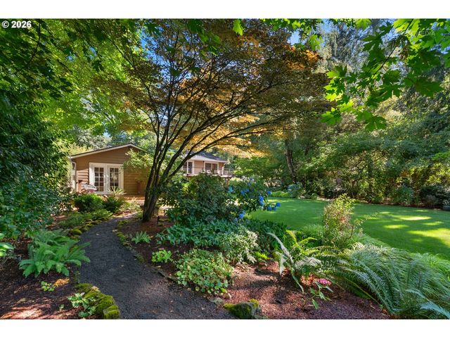 4550 DOGWOOD Dr, Lake Oswego, OR 97035
