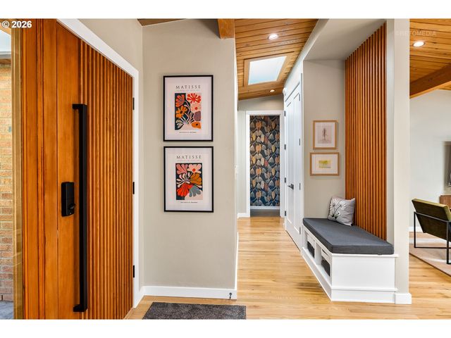 4550 DOGWOOD Dr, Lake Oswego, OR 97035