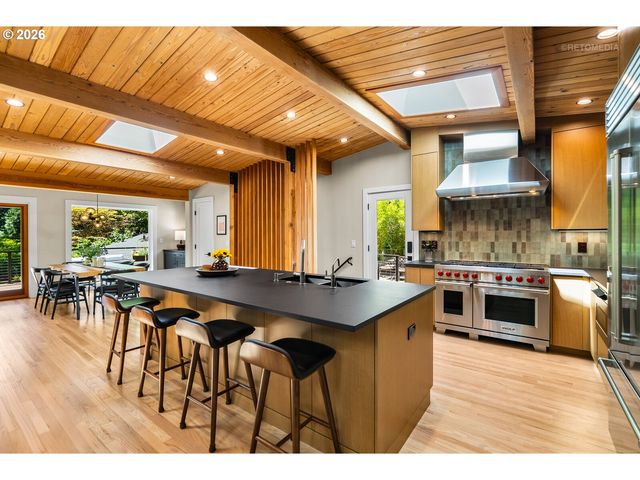 4550 DOGWOOD Dr, Lake Oswego, OR 97035