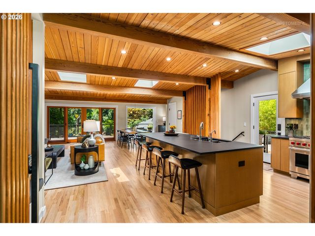 4550 DOGWOOD Dr, Lake Oswego, OR 97035