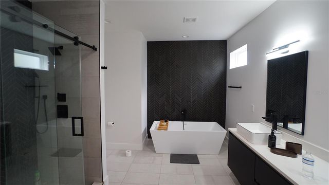3213 W ABDELLA STREET, Tampa, FL 33607