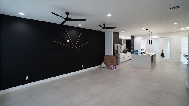 3213 W ABDELLA STREET, Tampa, FL 33607
