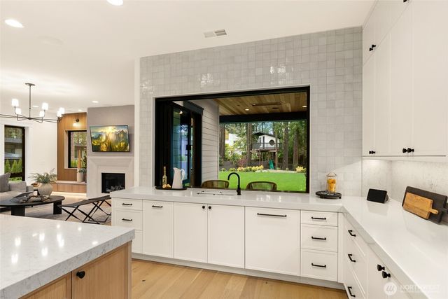10630 SE 22nd Street, Bellevue, WA 98004