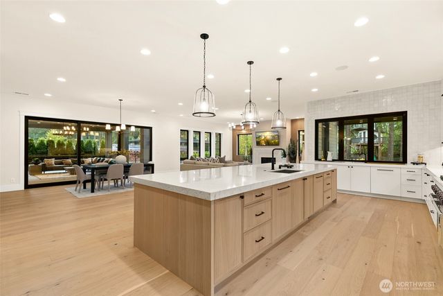 10630 SE 22nd Street, Bellevue, WA 98004