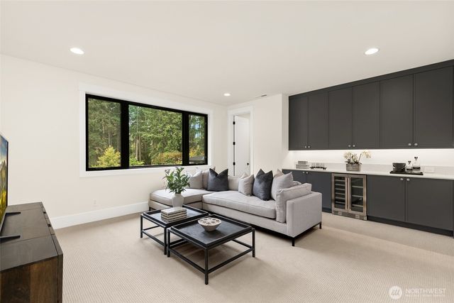10630 SE 22nd Street, Bellevue, WA 98004