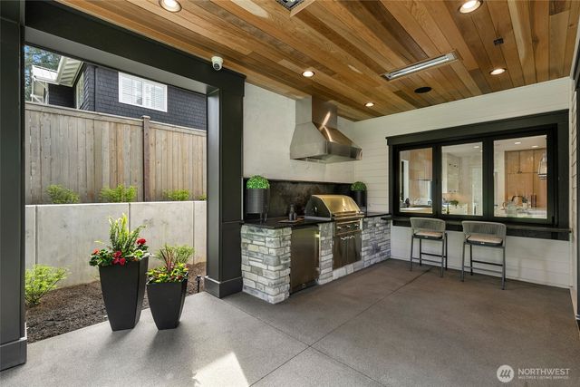 10630 SE 22nd Street, Bellevue, WA 98004