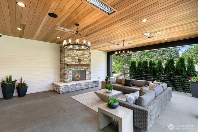 10630 SE 22nd Street, Bellevue, WA 98004