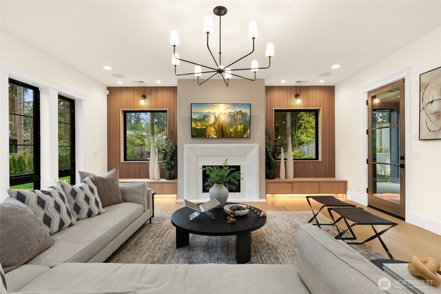10630 SE 22nd Street, Bellevue, WA 98004