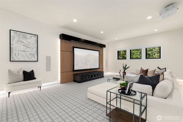 10630 SE 22nd Street, Bellevue, WA 98004