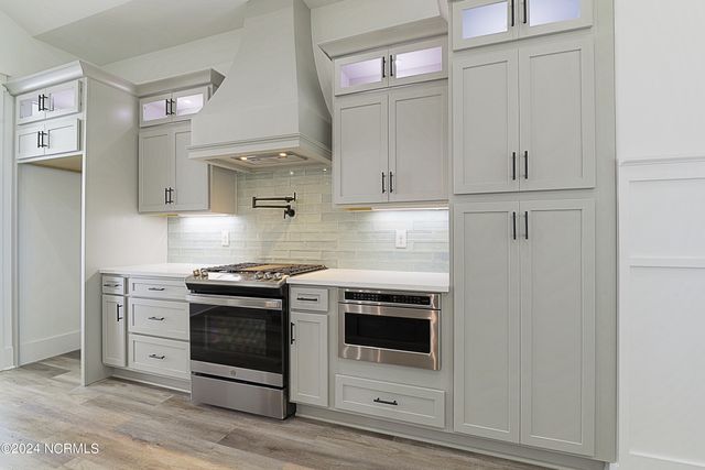 527 S Middleton Drive NW, Calabash, NC 28467