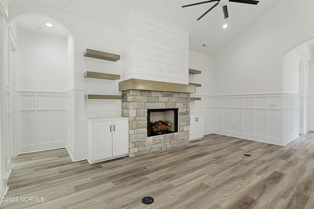 527 S Middleton Drive NW, Calabash, NC 28467
