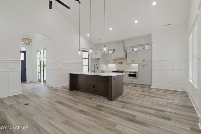 527 S Middleton Drive NW, Calabash, NC 28467