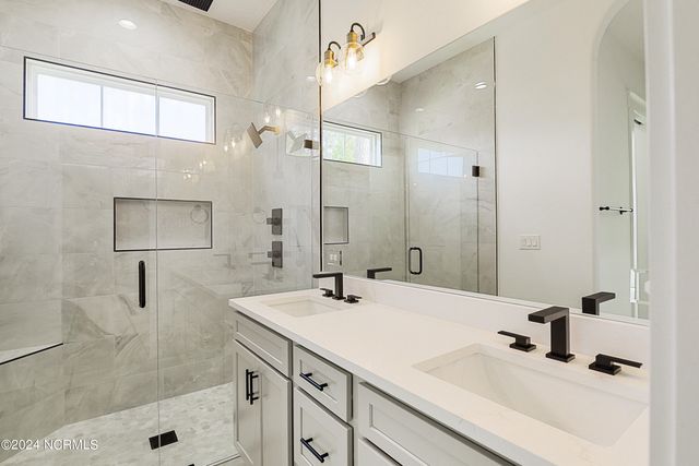 527 S Middleton Drive NW, Calabash, NC 28467