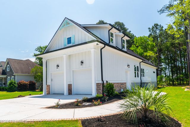 527 S Middleton Drive NW, Calabash, NC 28467