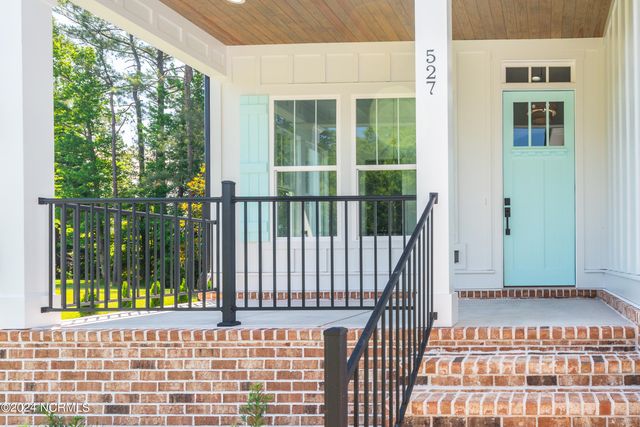 527 S Middleton Drive NW, Calabash, NC 28467