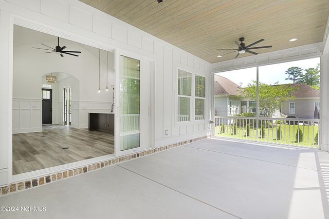 527 S Middleton Drive NW, Calabash, NC 28467