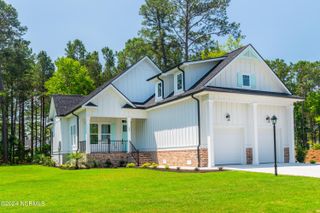 527 S Middleton Drive NW, Calabash, NC 28467