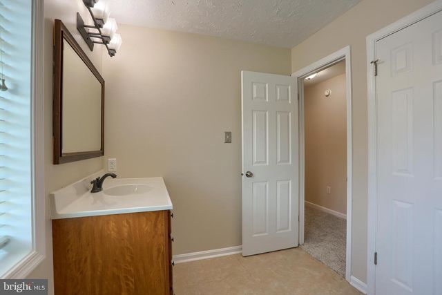 5602 MORELAND CT, Mechanicsburg, PA 17055