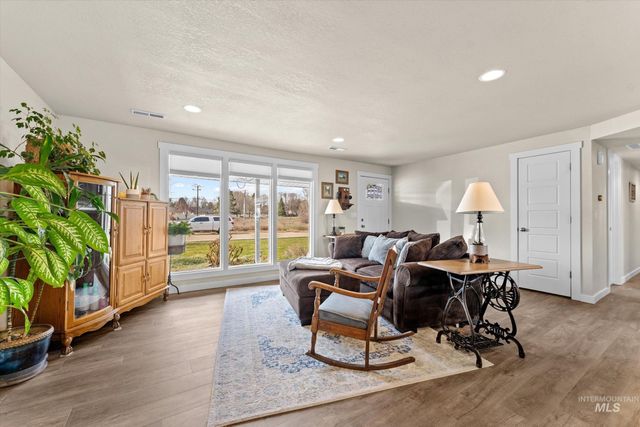 11832 Jerry Lee Ln, Nampa, ID 83651