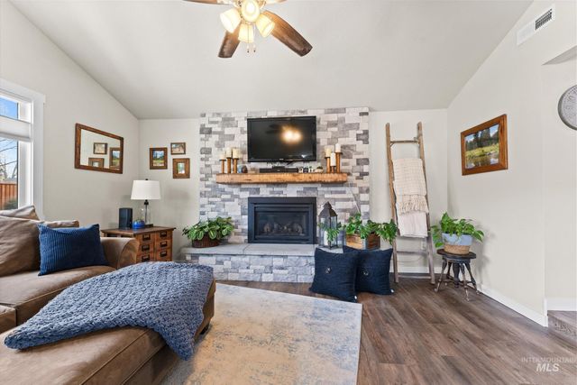 11832 Jerry Lee Ln, Nampa, ID 83651