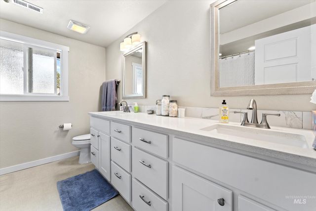 11832 Jerry Lee Ln, Nampa, ID 83651