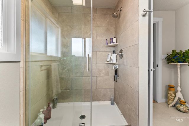 11832 Jerry Lee Ln, Nampa, ID 83651