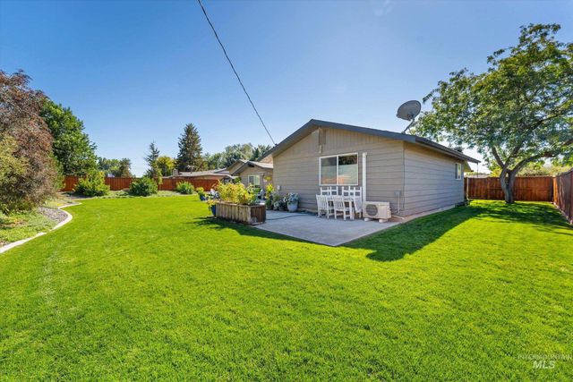 11832 Jerry Lee Ln, Nampa, ID 83651