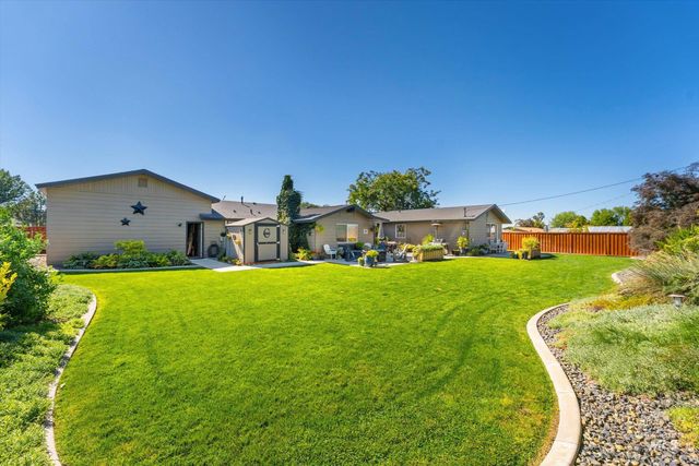 11832 Jerry Lee Ln, Nampa, ID 83651