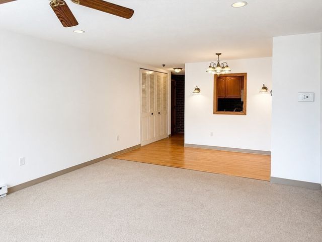 25 Greentree Lane 43, Weymouth, MA 02190