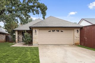 3100 Emerald Street, Bedford, TX 76021