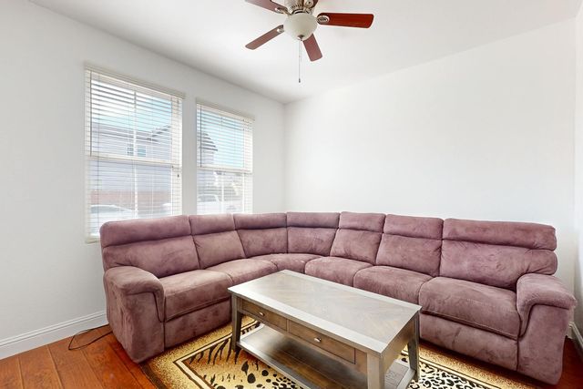 1799 Newport Dr, Yuba City, CA 95993