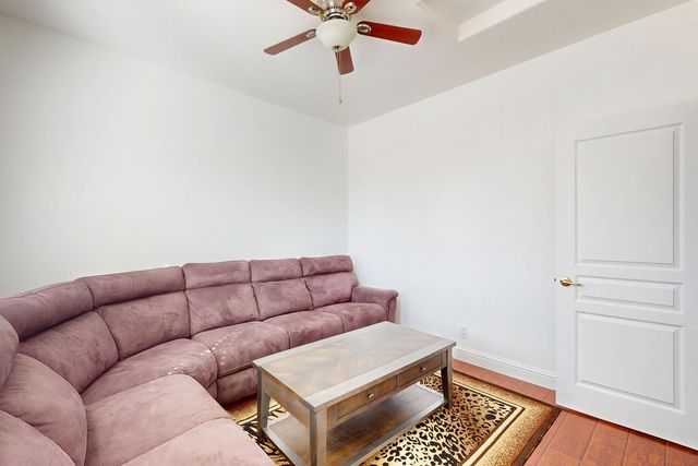 1799 Newport Dr, Yuba City, CA 95993