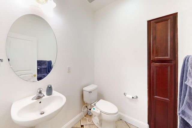 1799 Newport Dr, Yuba City, CA 95993