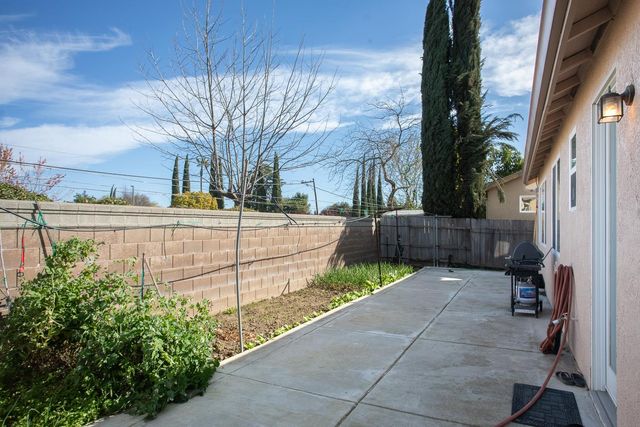 1799 Newport Dr, Yuba City, CA 95993