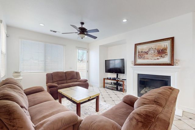 1799 Newport Dr, Yuba City, CA 95993