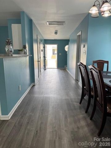 3514 Crestridge Drive, Charlotte, NC 28217