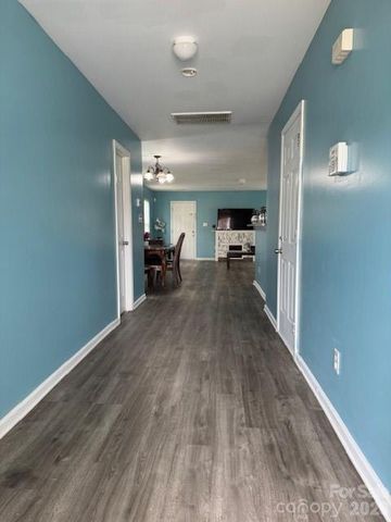 3514 Crestridge Drive, Charlotte, NC 28217