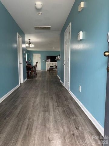 3514 Crestridge Drive, Charlotte, NC 28217