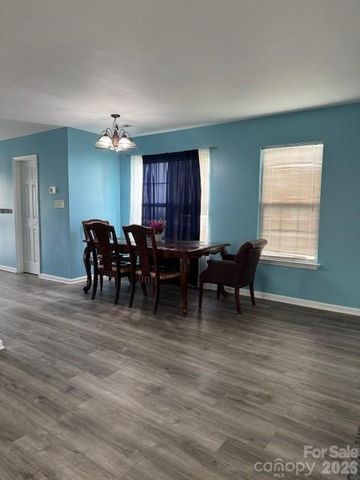 3514 Crestridge Drive, Charlotte, NC 28217