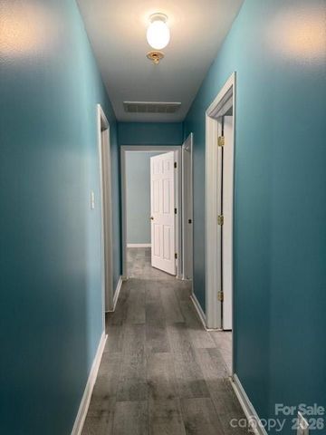 3514 Crestridge Drive, Charlotte, NC 28217