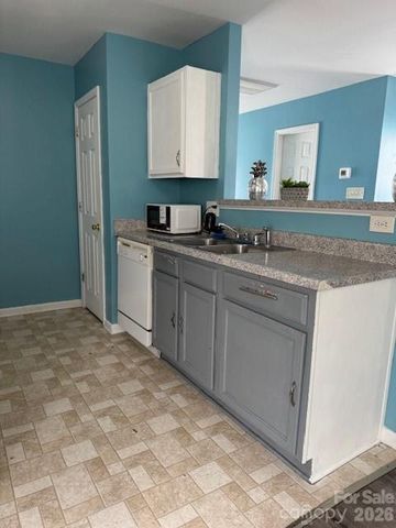 3514 Crestridge Drive, Charlotte, NC 28217