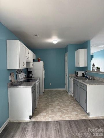 3514 Crestridge Drive, Charlotte, NC 28217