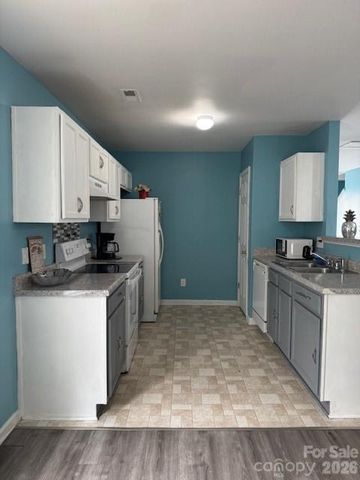 3514 Crestridge Drive, Charlotte, NC 28217