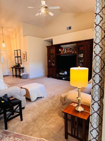 2559 E Fallbrook Avenue, Fresno, CA 93720