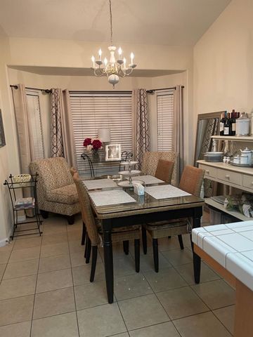 2559 E Fallbrook Avenue, Fresno, CA 93720