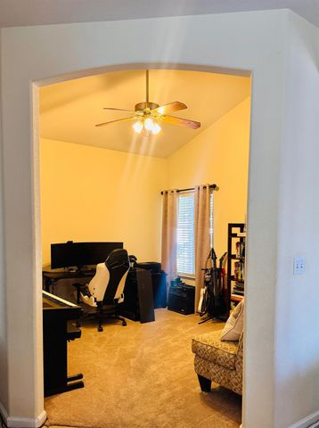 2559 E Fallbrook Avenue, Fresno, CA 93720