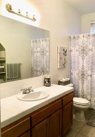2559 E Fallbrook Avenue, Fresno, CA 93720